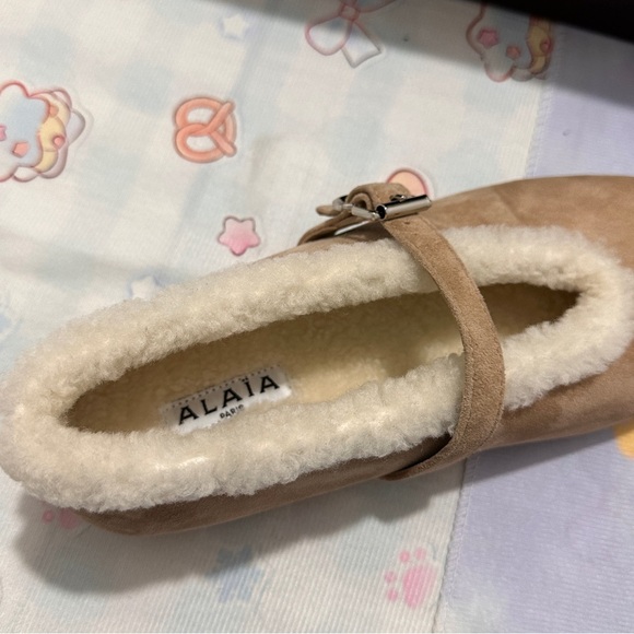 Alaia Fleece-Lined Mary Jane Shoes - Picture 7 of 7